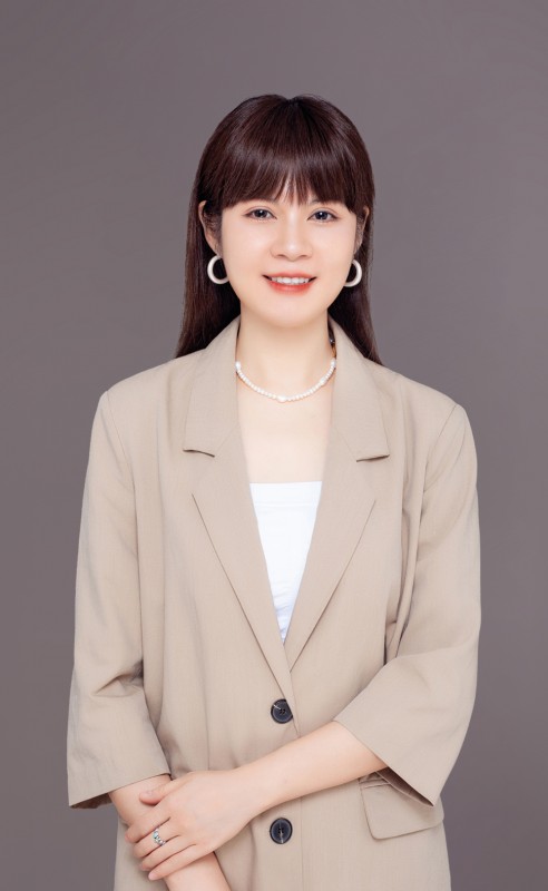 高级营销官  范玉婷